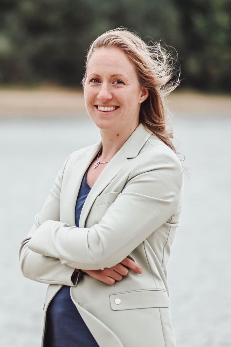 tessa-lohues-miskraammeegemaakt-miskraambegeleiding-rouwverwerking-rouwbegeleiding Gecertificeerd miskraamcoach. Ervaringsdeskundige. Van de zes zwangerschappen heb ik vier keer een miskraam meegemaakt. Omdat elk kindje telt, hoe kort het kindje er ook was. Miskraambegeleiding. Rouw en Verlies. Rouwverwerking.